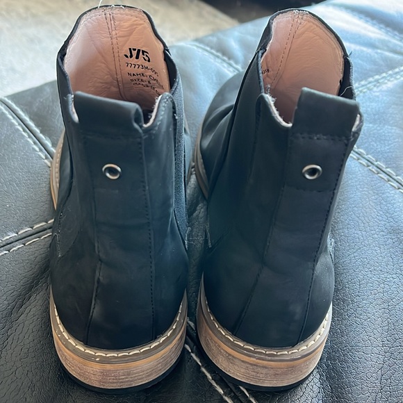 J75 by Jump black leather round toe pull on Chelsea boots - Picture 2 of 5